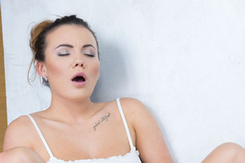 124 - Two Pissing Babes