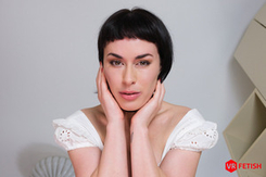 425 - Young Goddess And Her Pussy